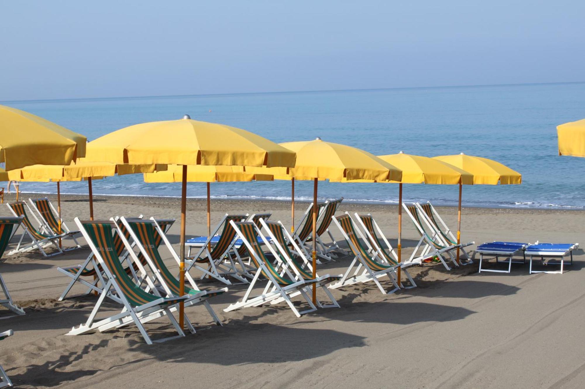 Camping Casa Di Caccia Marina Di Bibbona Exterior photo