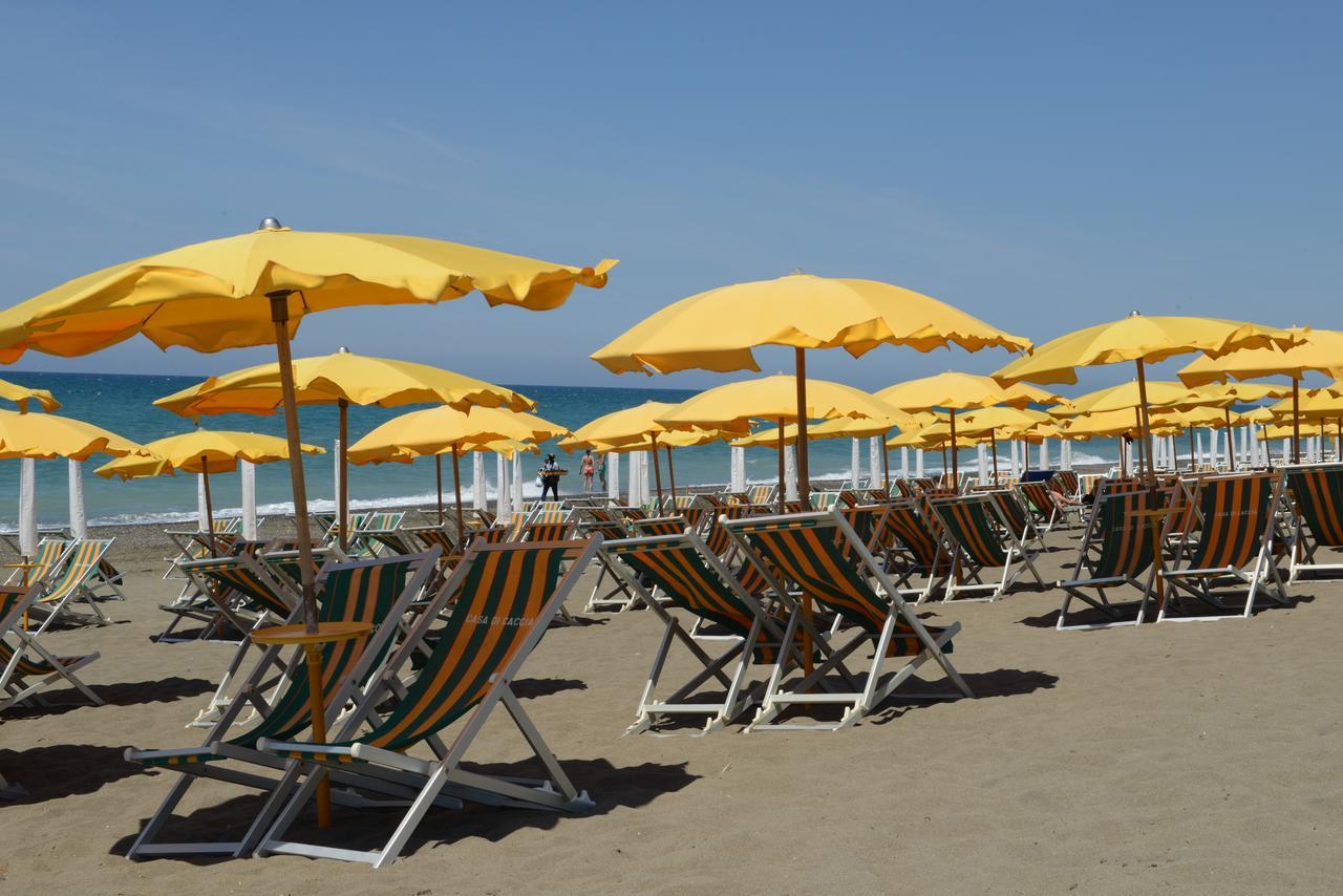 Camping Casa Di Caccia Marina Di Bibbona Exterior photo